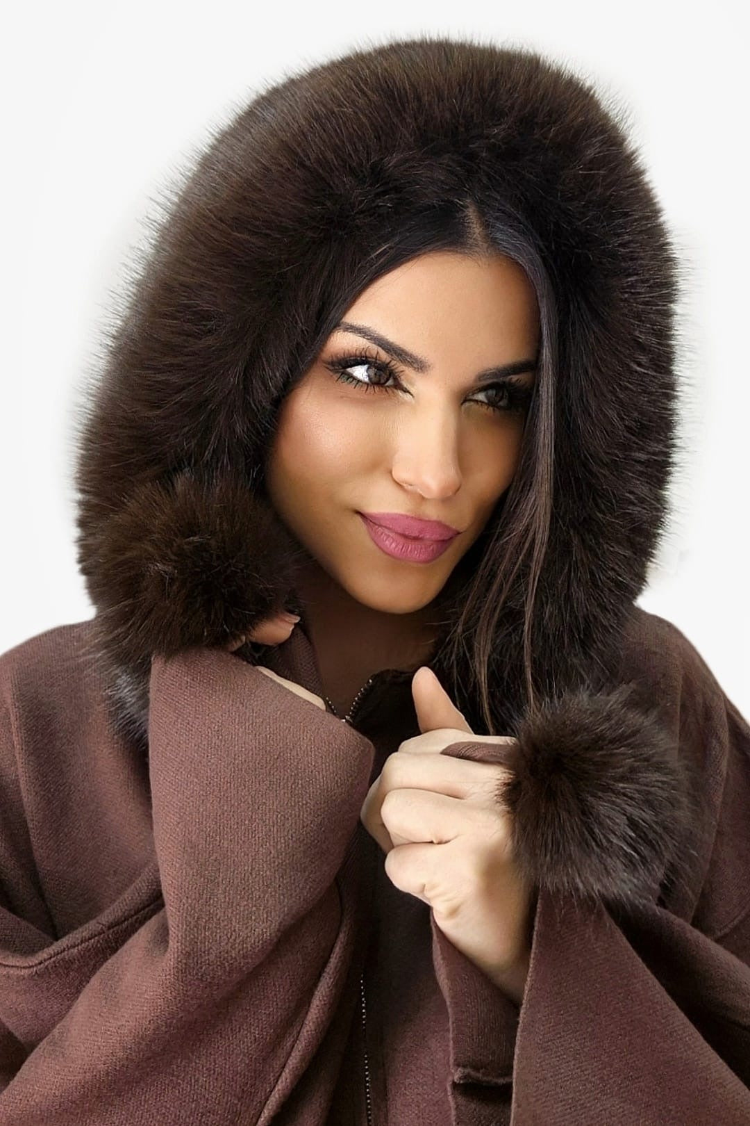 Chaqueta Capucha Pompón Marrón