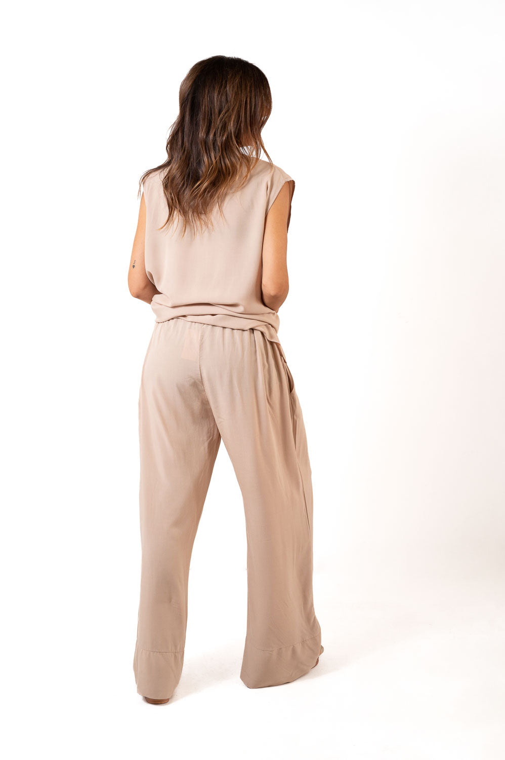 Pantalon Volante Bajo Beige